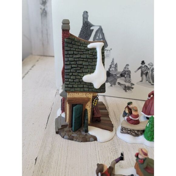 Dept 56 58405 Ashley Pond Skating Party village accessory xmas set - Picture 9 of 9